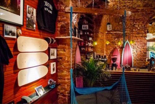 Интересные кафе и рестораны с качелями, гамаками. 03