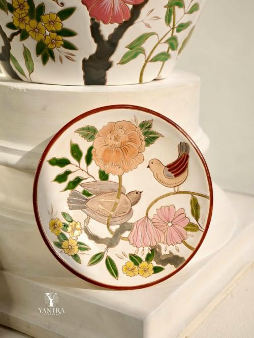 Роскошный вазон для живого цветка, который был расписан на заказ. 02