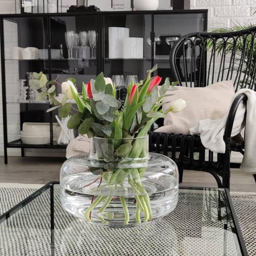 Монохромный дизайн этого финского дома с яркими и нежными акцентами обуславливает не только его стиль, но и удобство проживания. 06