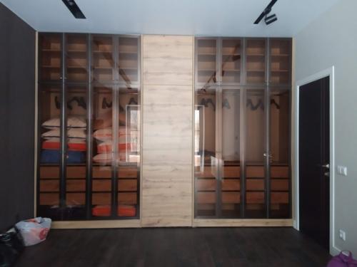 Гардеробный шкаф в спальне. 01
