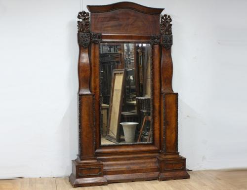 Первые зеркала - псише появились в конце Xviii века во Франции как составляющая дамского туалетного столика. 03