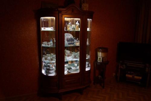 - На полках много классных сувениров, но замечаете их только во время уборки? 01