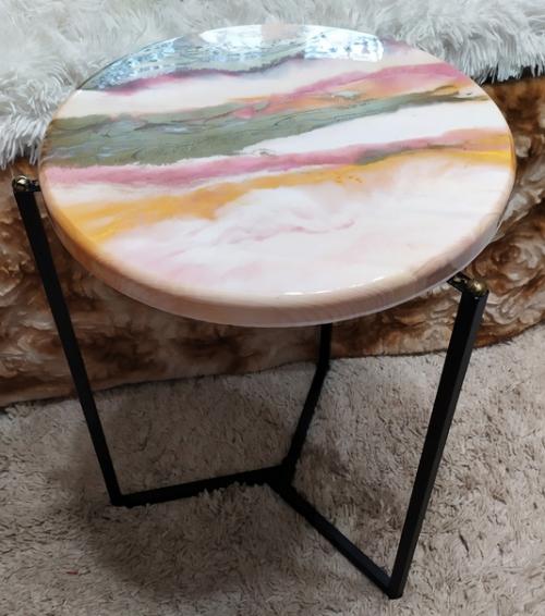 Моя знакомая сделала подруге незабываемый подарок на новоселье: уникальный столик ручной работы! 02