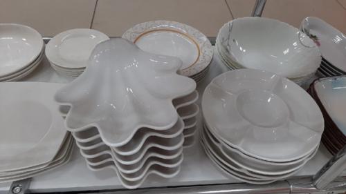 Любая посуда может стать выразительным акцентом, делающим интерьер кухни ярче и интереснее. 04