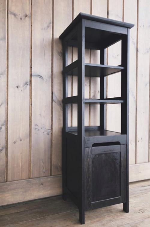 Перекраска может всё или как строгий черный шкаф превратился в уютный шкафчик, дополняющий интерьер в цветочном магазине. 02