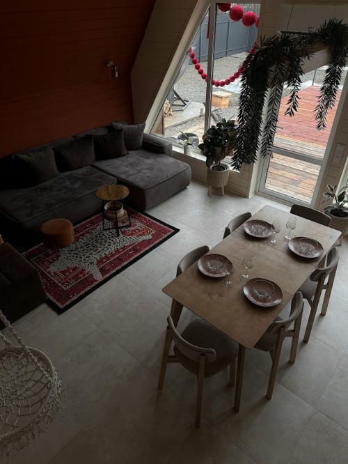 Рядом с нижним открылся новый дом шанти, и я поехала перезагружаться от городской суеты. 01