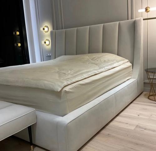 Кровать модерн командой изготовлена. 03