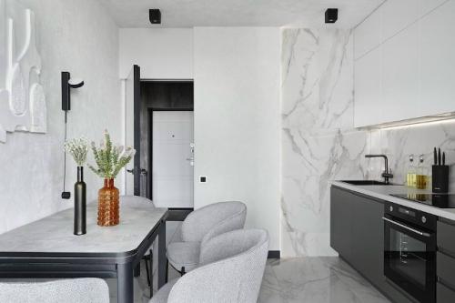 Как создать нескучный интерьер в светлых тонах и уместить все: квартира в Казани 43 кв. 02