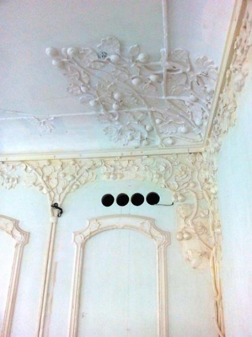 Интерьеры, скрытые от глаз прохожих на тысячи замков. 02