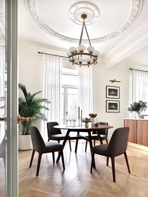 На красных воротах. 04