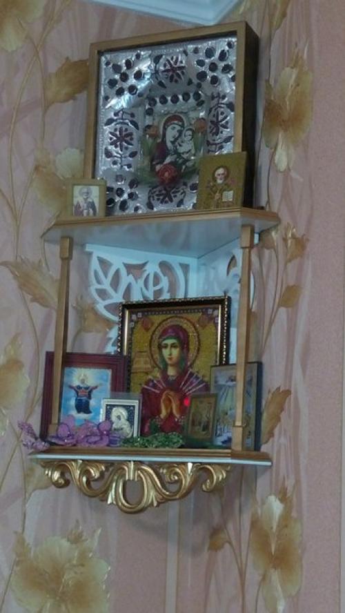 Полка угловая 2-х ярусная.