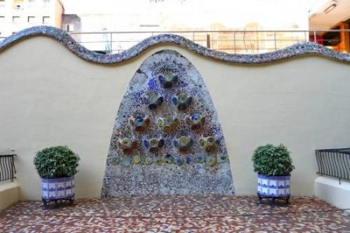 Барселона, Испания.  Дом бальов Барселоне (или дом батло) занимает почетное место среди уникальных творений каталонского архитектора Антонио гауди. 02