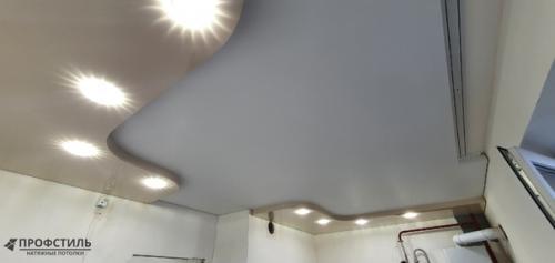 Бежевый цвет можно отнести к классическим оттенкам, его часто используют при оформлении интерьера квартиры. 03