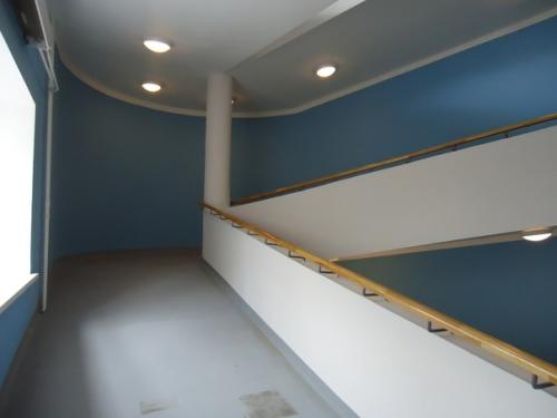 Доброе утро!   Дом - коммуна на улице орджоникидзе в стиле конструктивизма считается одним из самых интересных зданий своего типа. 05