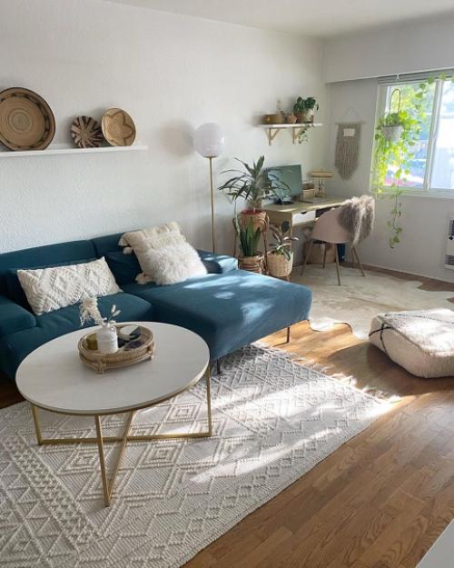 Наличие квартиры - студии или открытой планировки, которая сочетает в себе гостиную и столовую, может показаться сложной задачей. 02