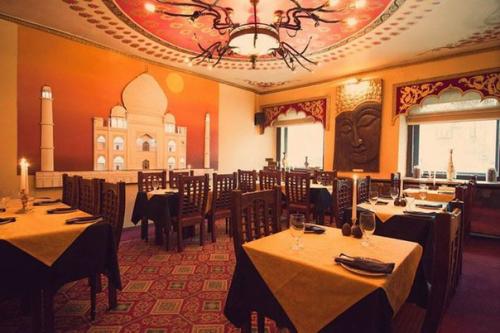 Топ - 6 ресторанов национальной кухни в Петербурге. 06