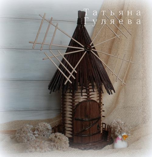 Благородный коричневый.   По фэн-шуй коричневый цвет относится к стихии земли и олицетворяет комфорт и постоянство. 07