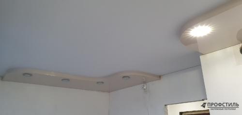 Бежевый цвет можно отнести к классическим оттенкам, его часто используют при оформлении интерьера квартиры. 06