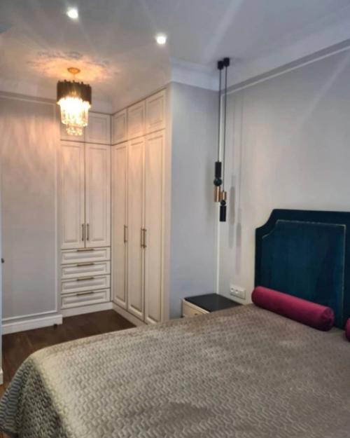 Наша смелая и сочная спальня после капитального ремонта по дизайн - проекту. 03