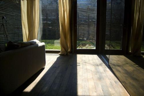 Дом на Когэлничану.

Проект жилого дом на когэлничану реализовал в 2009 году архитектор калужак Максим.  