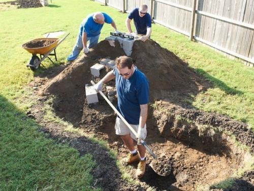 Водопад на даче.  Водная стихия над человеком прямо-таки мистическую власть имеет. 01