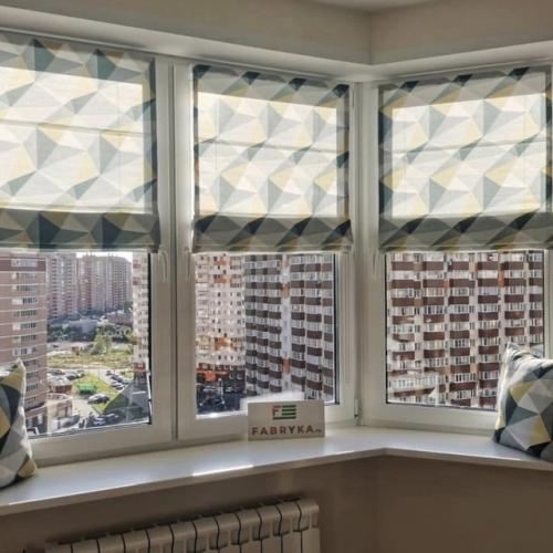 Каждая ткань тщательно отобрана, чтобы удовлетворить даже самый притязательный вкус, предлагая разнообразие текстур и оттенков. 03