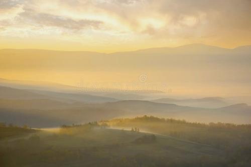 А начался проект с моей философии цвета в интерьере - пейзаж, залитый солнцем и укутанный туманом. 01