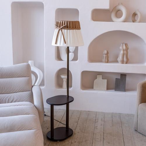 Элегантные и практичные торшеры со столиками Венге и абажурами из ткани производства Эркадо - это идеальное дополнение к вашему интерьеру. 03