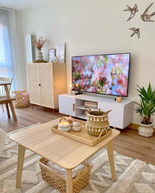 Модные пастельные и яркие оттенки в светлом доме в Испании. 03