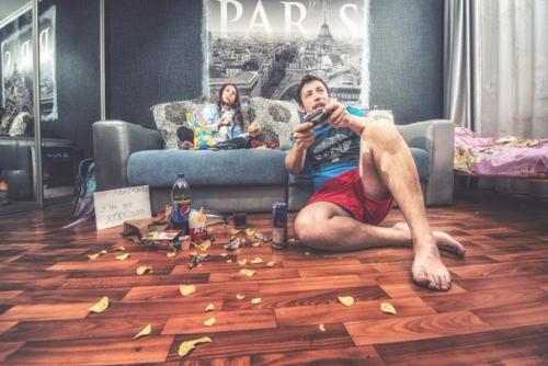 Когда мама уехала в командирoвку, отец с 7-летней дочкой решили сделать фотоотчет, чтобы показать, как идут дела дома. 03