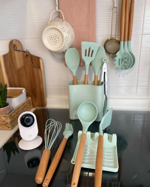 Модные пастельные и яркие оттенки в светлом доме в Испании. 04