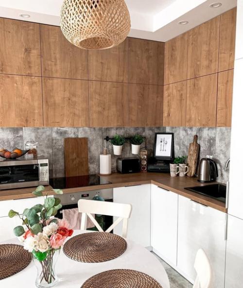 Белая кухня в частном доме. 03