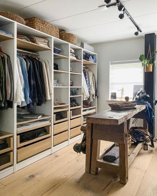 Чёрный цвет, который совсем не утяжеляет пространство: уютный дом со деревянными акцентами. 07