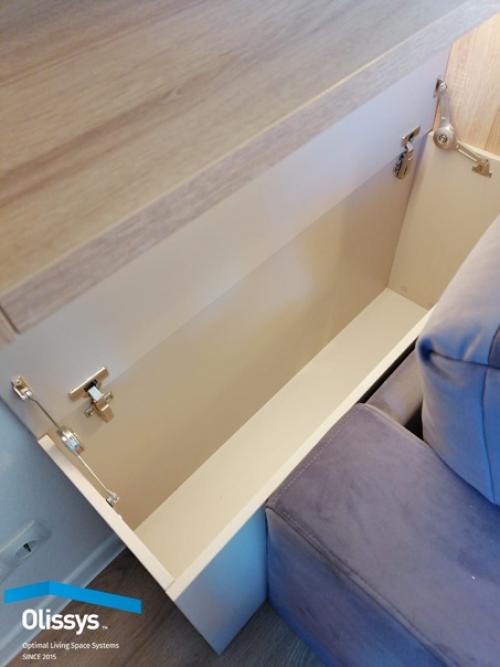 Комплект мебели Olissys \u2122 LE с удлиненным диваном, напольной сисемой хранения и подвесным стеллажом. 04