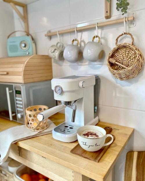 Модные пастельные и яркие оттенки в светлом доме в Испании. 07