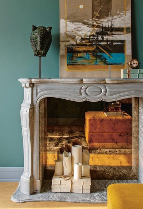 Интерьер этой квартиры в Москве по проекту Нади Зотовой можно охарактеризовать как ретро и элементами эклектики. 04