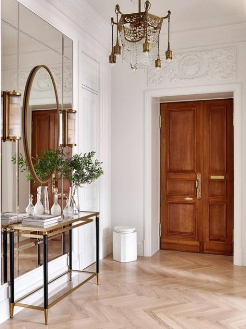 На красных воротах. 08