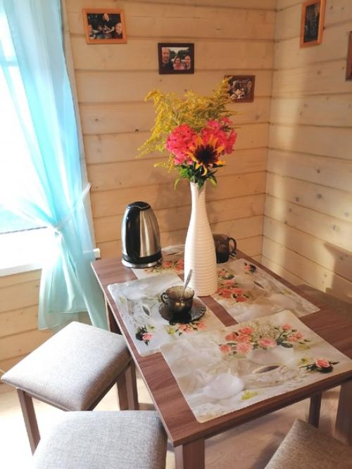 По просьбе подписчиков размещаю фотографии внутреннего интерьера моего крошечного домика. 07