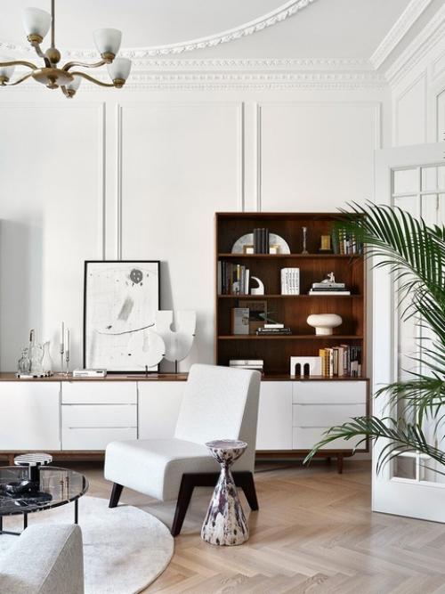 На красных воротах. 01