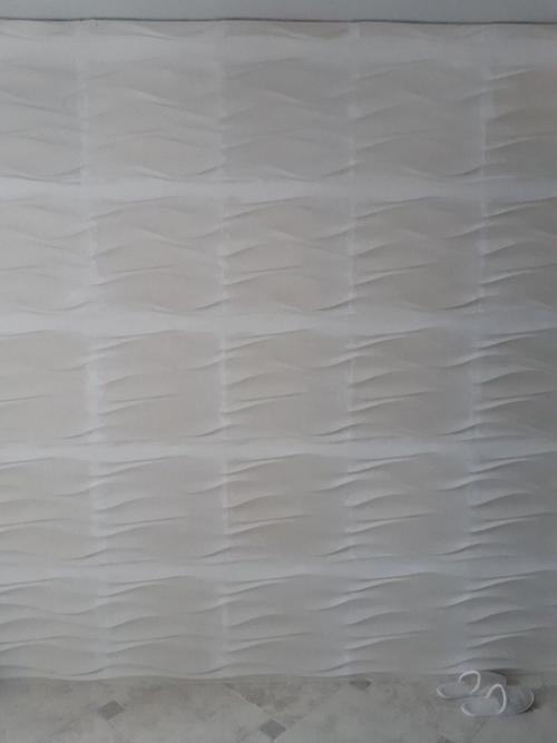 А мы себе на кухне сделали вот такое оформление стены, возле которой находится обеденный стол. 01