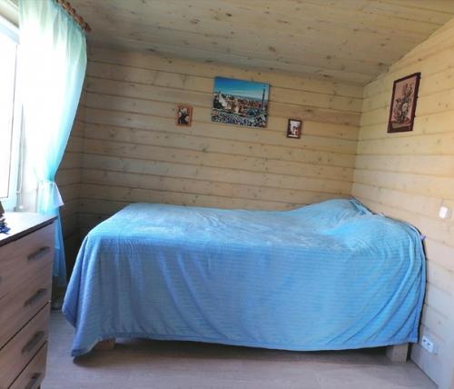 По просьбе подписчиков размещаю фотографии внутреннего интерьера моего крошечного домика. 02