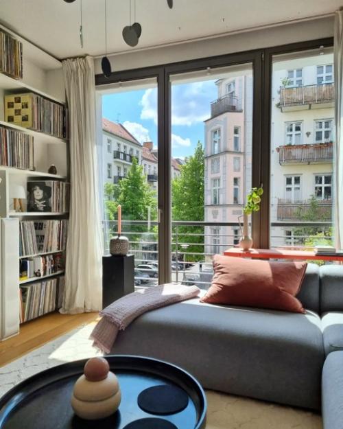 Серая, но не скучная: современная скандинавская квартира с яркими акцентами. 08