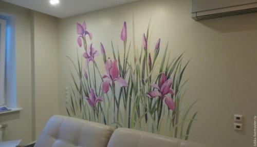 Стильные сочетания утонченных форм в цветочной росписи стен с общей концепцией интерьера наполняют комнату естественной гармонией и красотой. 06