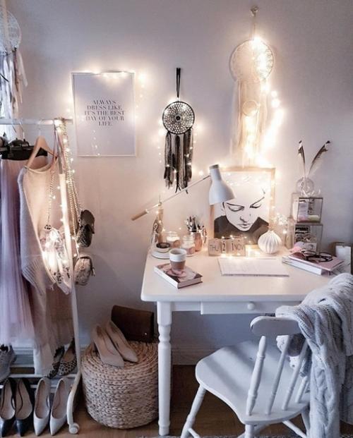 Это все очень уютно выглядит, но, когда начнёшь убираться в таком уюте, сразу понимаешь, что это бардак. 03