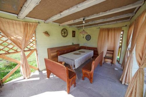 Мы приглашаем вас в агроусадьбу, расположенную в духовном и историческом месте белорусской земли - жировичах. 01