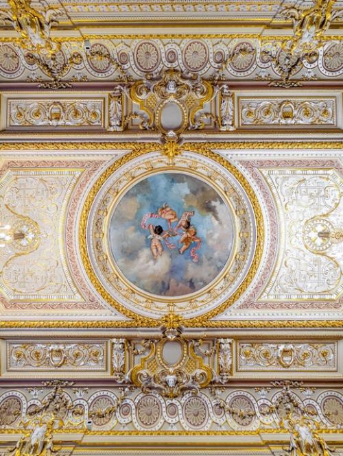 Парадная анфилада малого мраморного дворца по моде XIX века была оформлена во французском стиле. 01