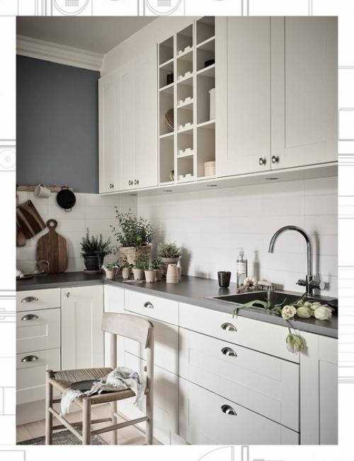 Светлая квартира в губернаторском доме с солнечным балконом в тихом дворике. 05