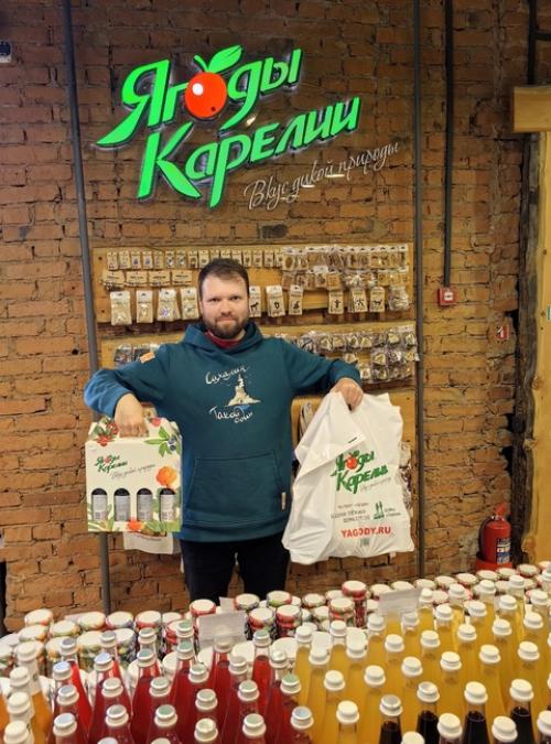 В центре Петрозаводска заскочили в суперский магазин Ягод Карелии. 04