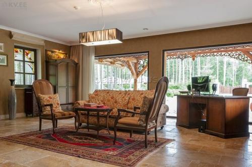 Почему-то не верится, что этот дом находится в виймси. 07