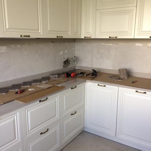 Укладка фартука на готовую кухню. 01